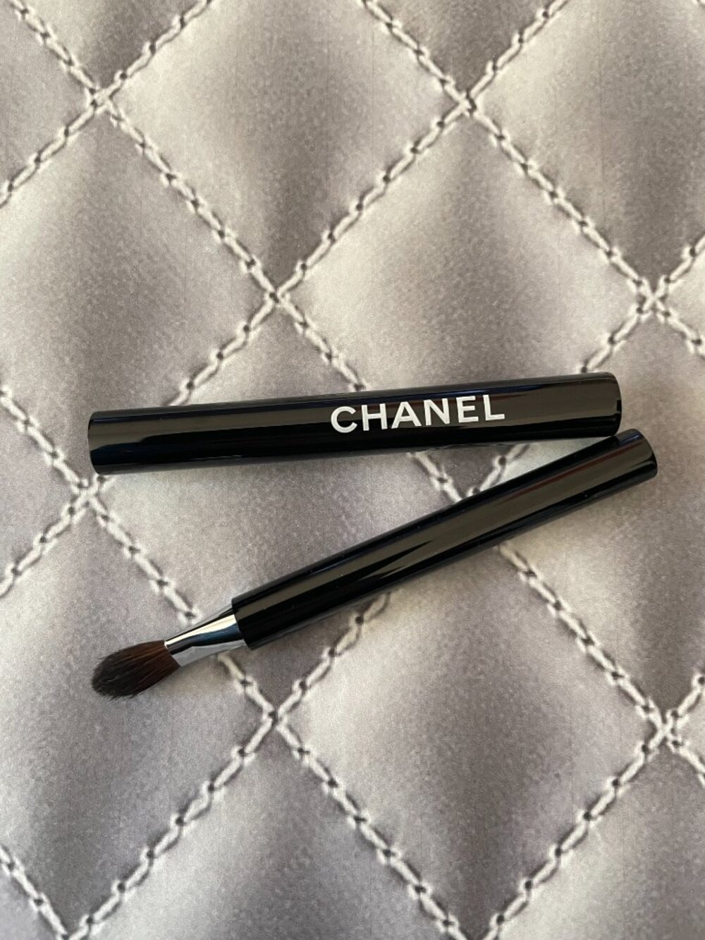 CHANEL Retractable Makeup Brush Travel Size MINT